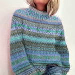 Baumwoll-Strickpullover mit pastellfarbenen melierten Streifen und Stehkragen