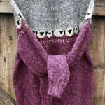 Baumwollpullover mit grasendem Schaf-Muster