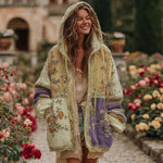 Durchdacht designte Strickjacke